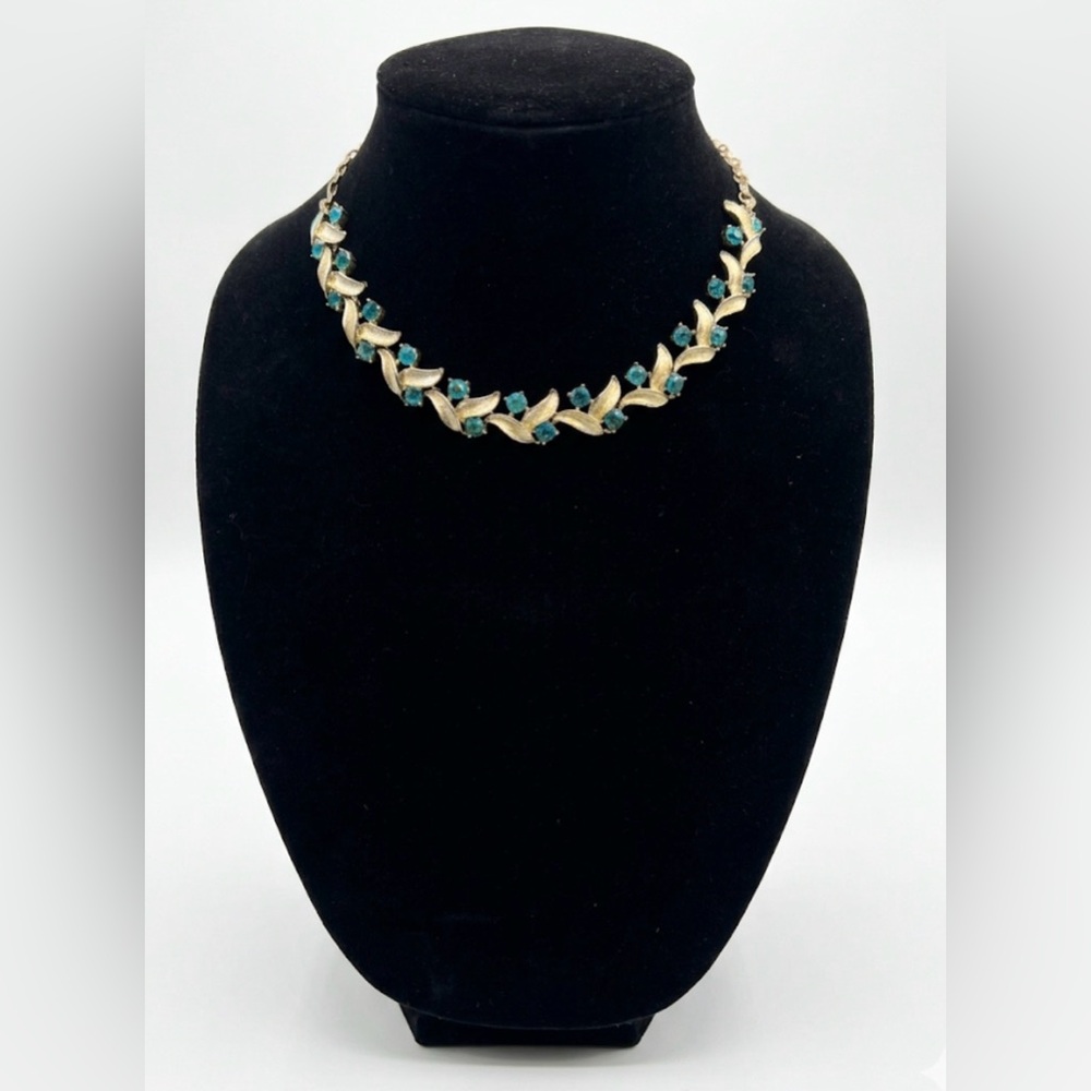 Vintage Gold Tone Leaf-Link Necklace with Teal Stones